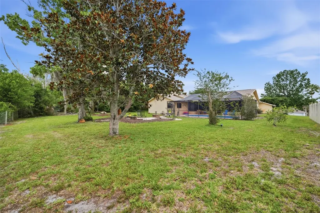 5227 Suwannee Road Weeki Wachee FL 34607