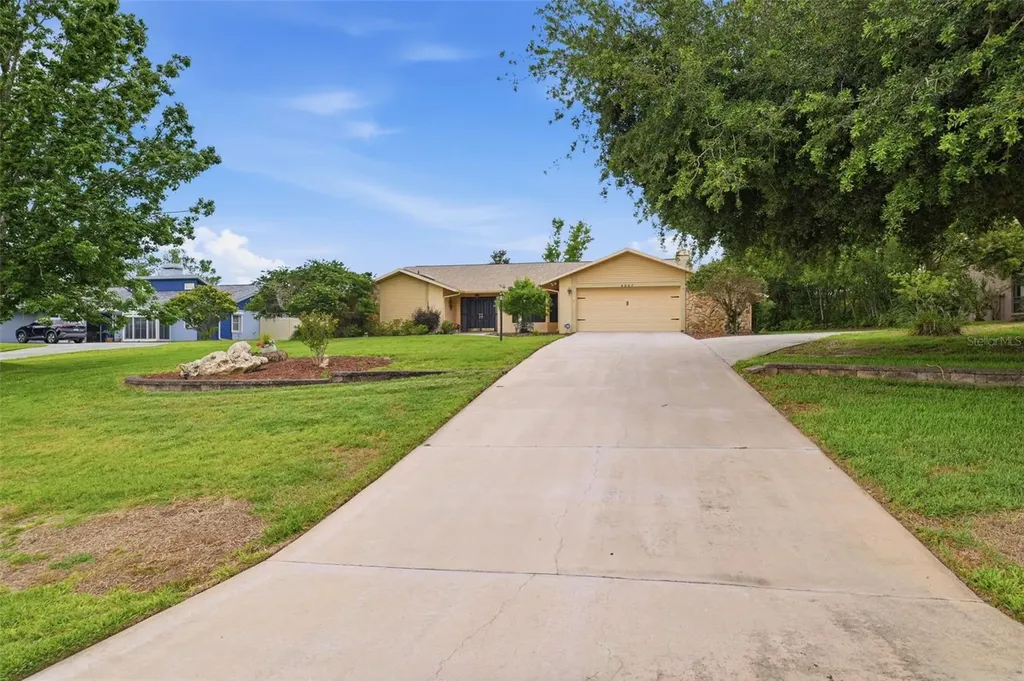 5227 Suwannee Road Weeki Wachee FL 34607