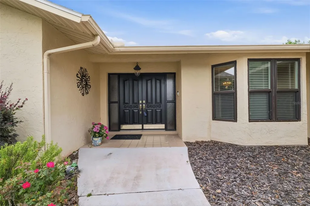 5227 Suwannee Road Weeki Wachee FL 34607