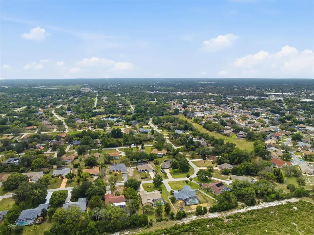 5227 Suwannee Road Weeki Wachee FL 34607