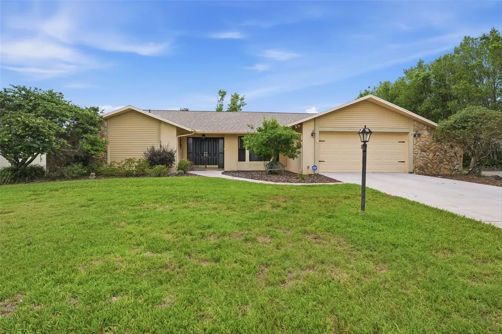 5227 Suwannee Road Weeki Wachee FL 34607