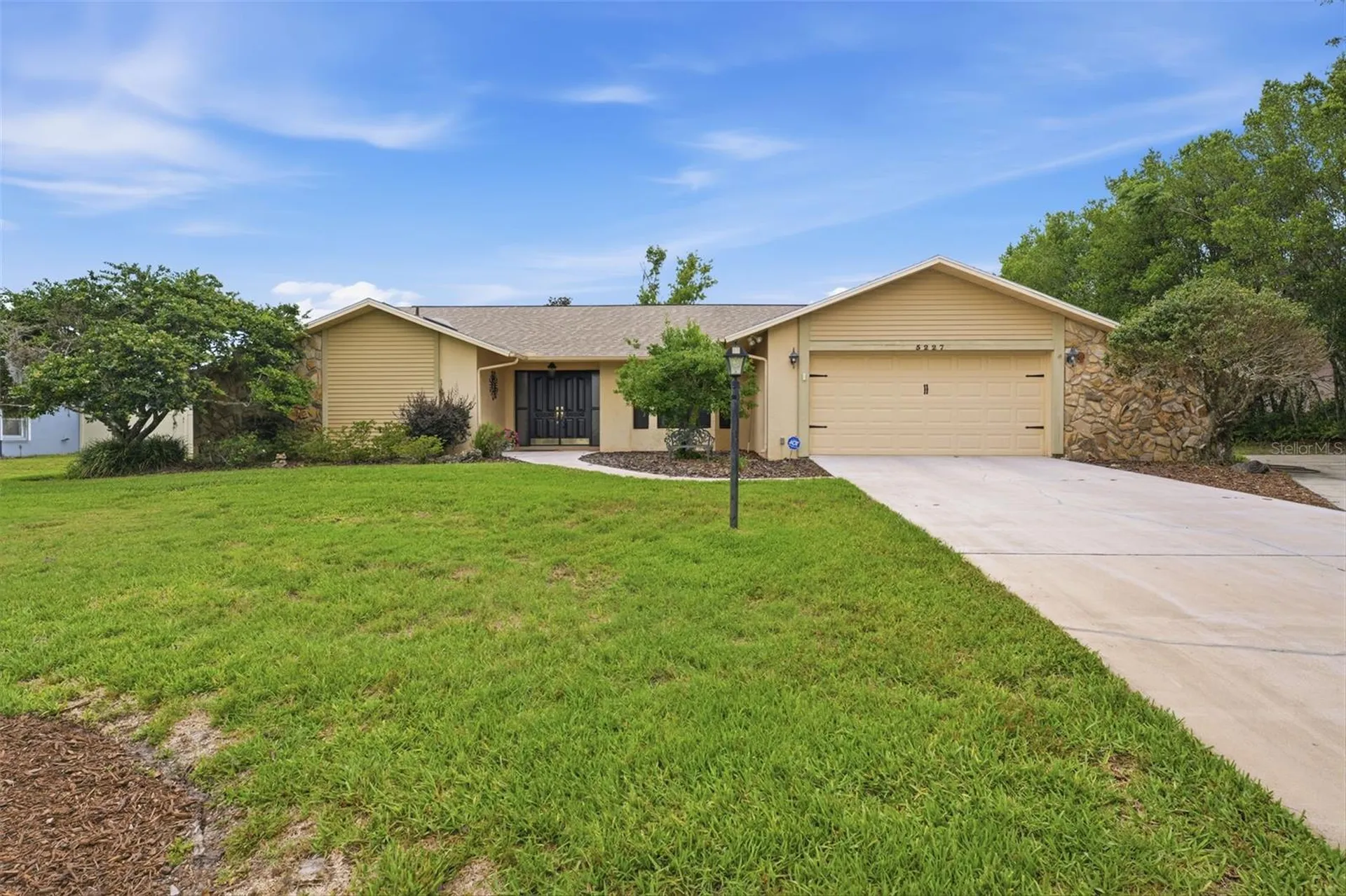 5227 Suwannee Road Weeki Wachee FL 34607
