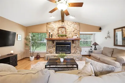 5227 Suwannee Road Weeki Wachee FL 34607