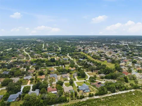 5227 Suwannee Road Weeki Wachee FL 34607