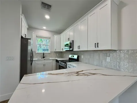 2846 30th Avenue N St Petersburg FL 33713