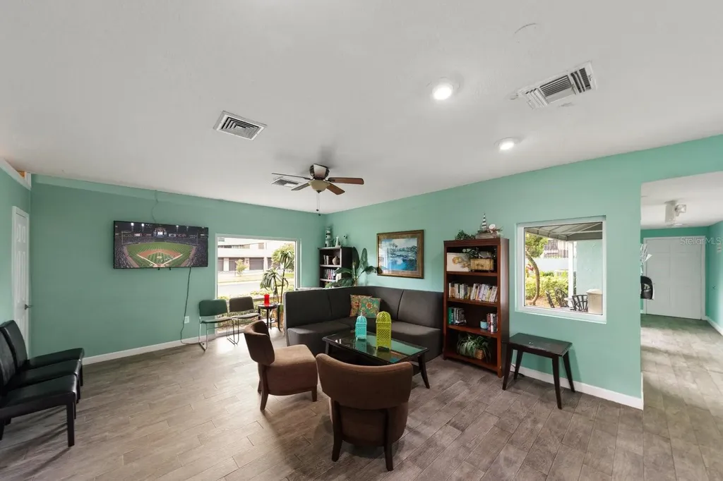 195 114th Avenue NE St Petersburg FL 33716