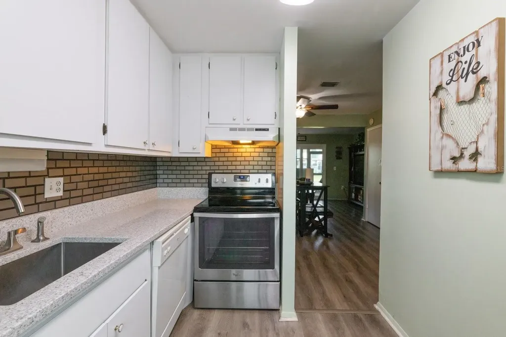 195 114th Avenue NE St Petersburg FL 33716