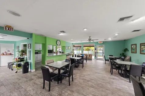 195 114th Avenue NE St Petersburg FL 33716