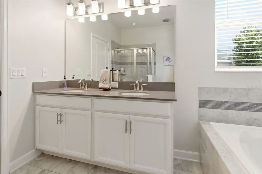 11932 Hometown Place Orlando FL 32832