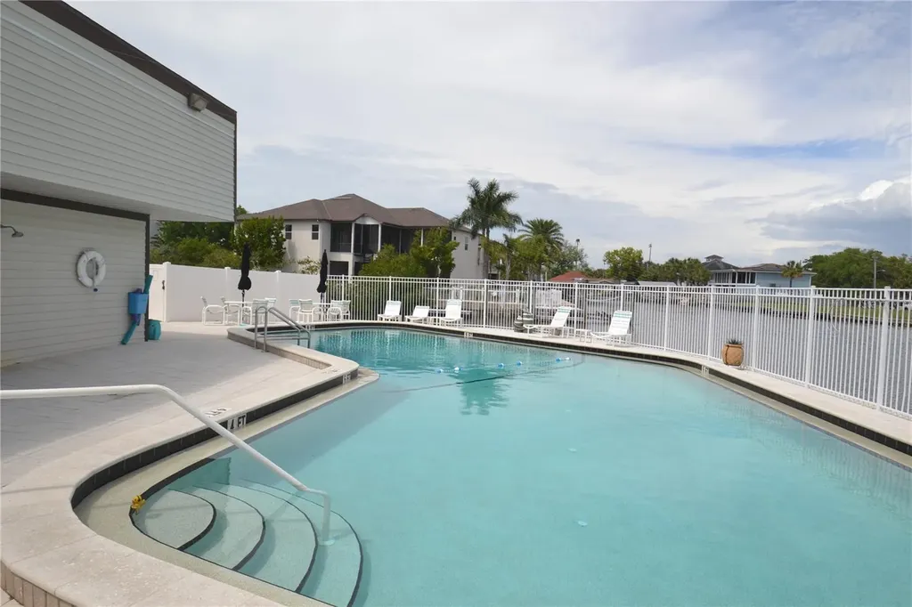 329 Moorings Cove Drive Tarpon Springs FL 34689