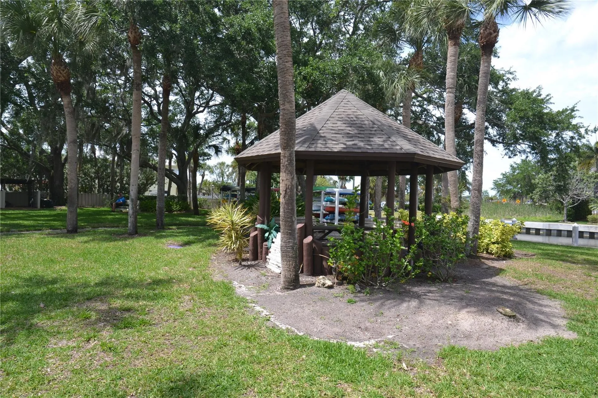 329 Moorings Cove Drive Tarpon Springs FL 34689