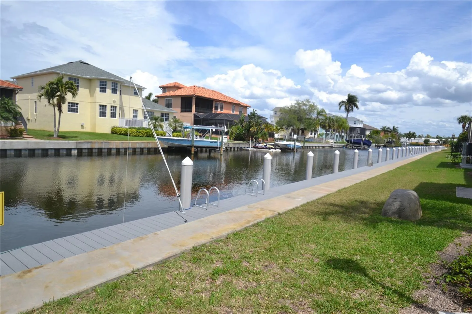 329 Moorings Cove Drive Tarpon Springs FL 34689