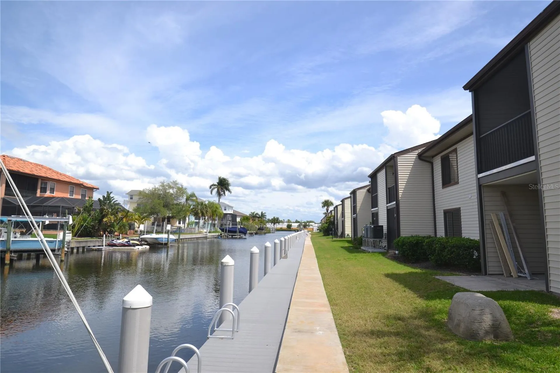 329 Moorings Cove Drive Tarpon Springs FL 34689