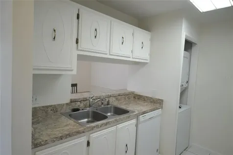 329 Moorings Cove Drive Tarpon Springs FL 34689