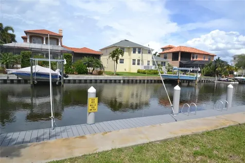 329 Moorings Cove Drive Tarpon Springs FL 34689