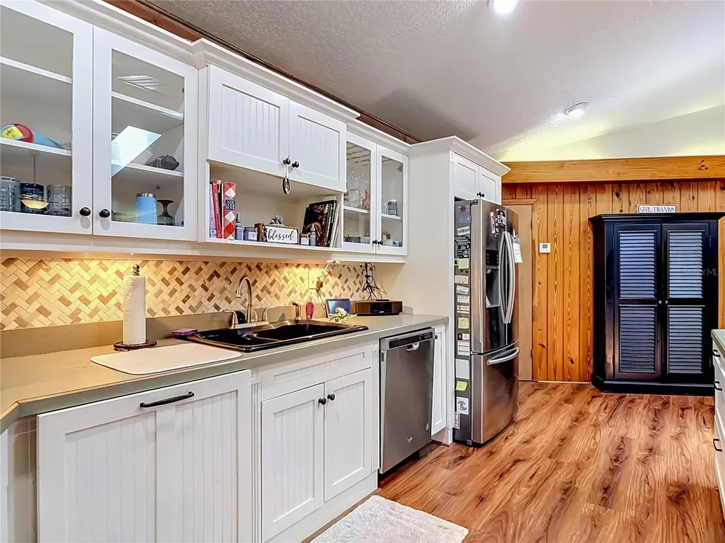 43809 Sunset Drive Paisley FL 32767