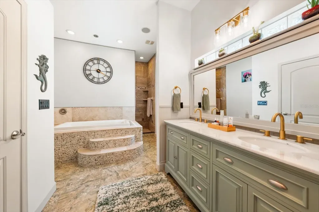 2400 Sherwood Lane Clearwater FL 33764