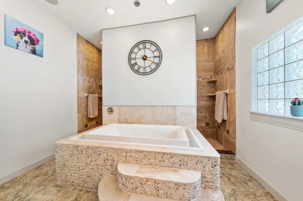 2400 Sherwood Lane Clearwater FL 33764