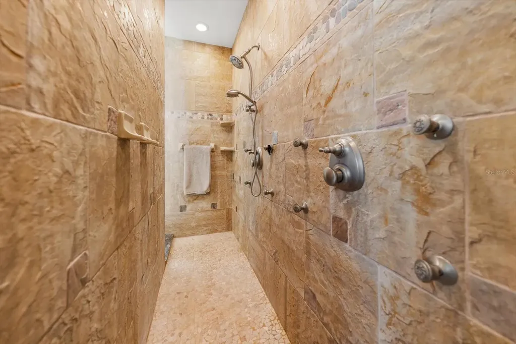 2400 Sherwood Lane Clearwater FL 33764