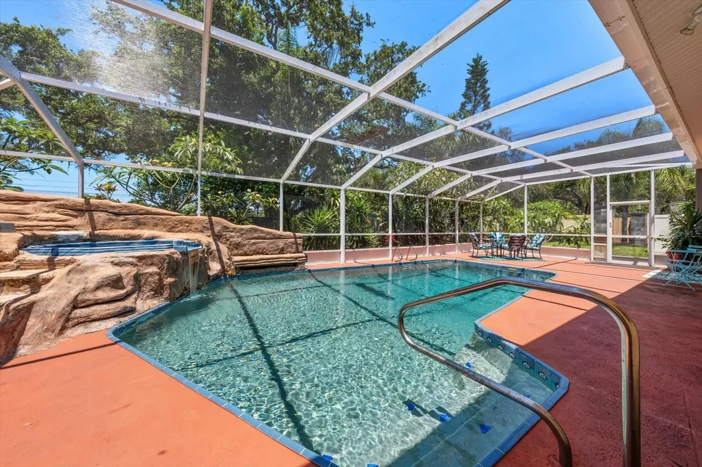 2400 Sherwood Lane Clearwater FL 33764