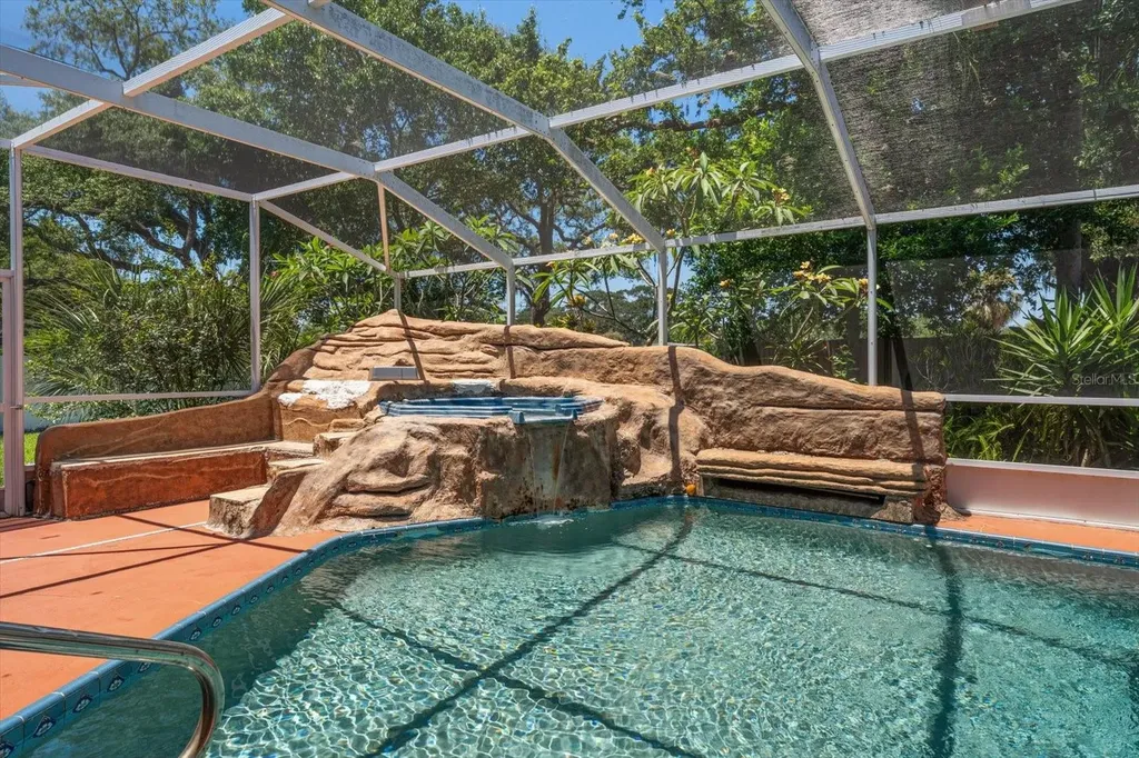 2400 Sherwood Lane Clearwater FL 33764