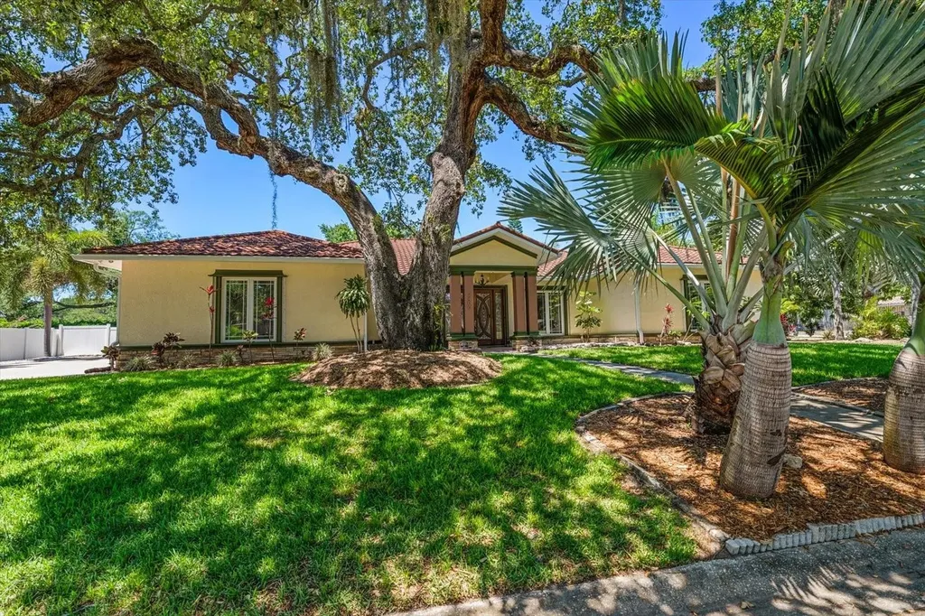2400 Sherwood Lane Clearwater FL 33764