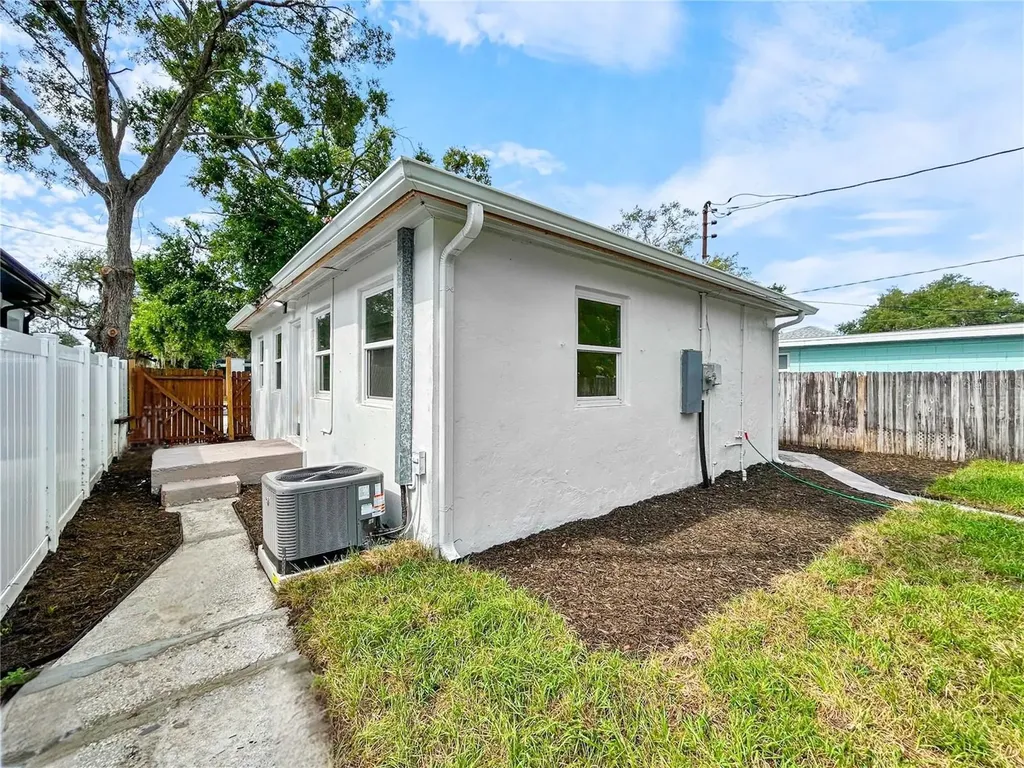 5021 9th Avenue S Gulfport FL 33707