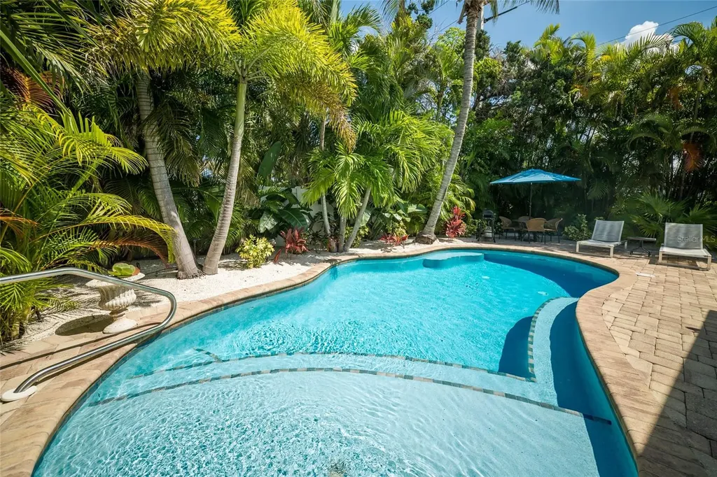 324 64th Street Holmes Beach FL 34217