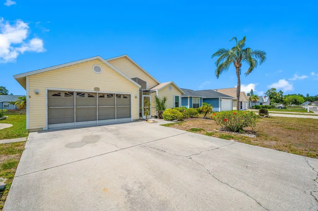3886 40th Avenue W Bradenton FL 34205