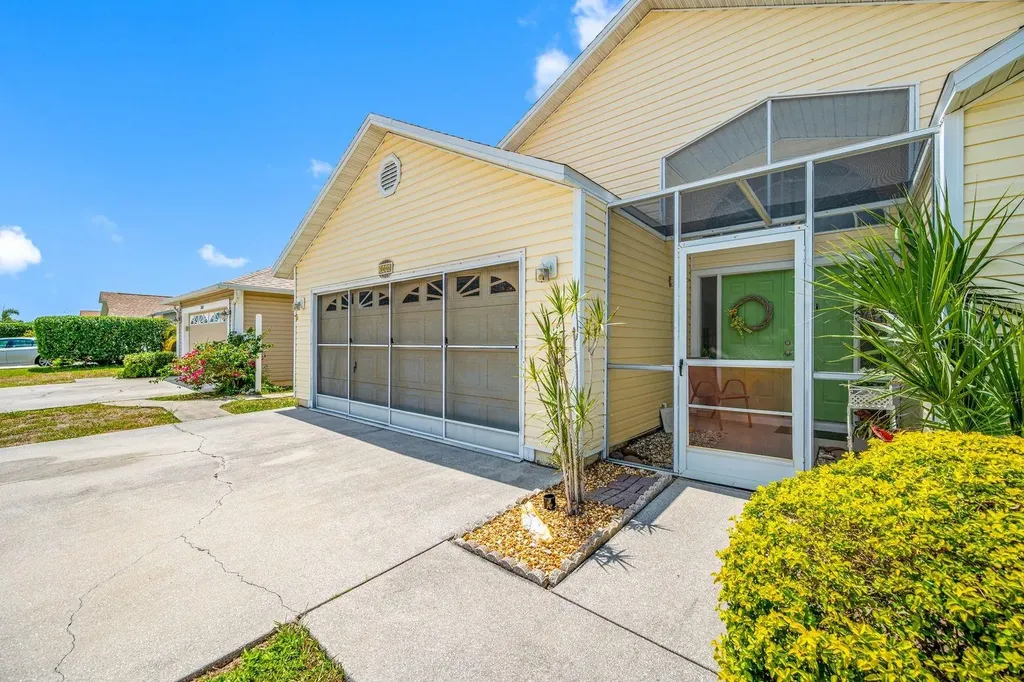 3886 40th Avenue W Bradenton FL 34205