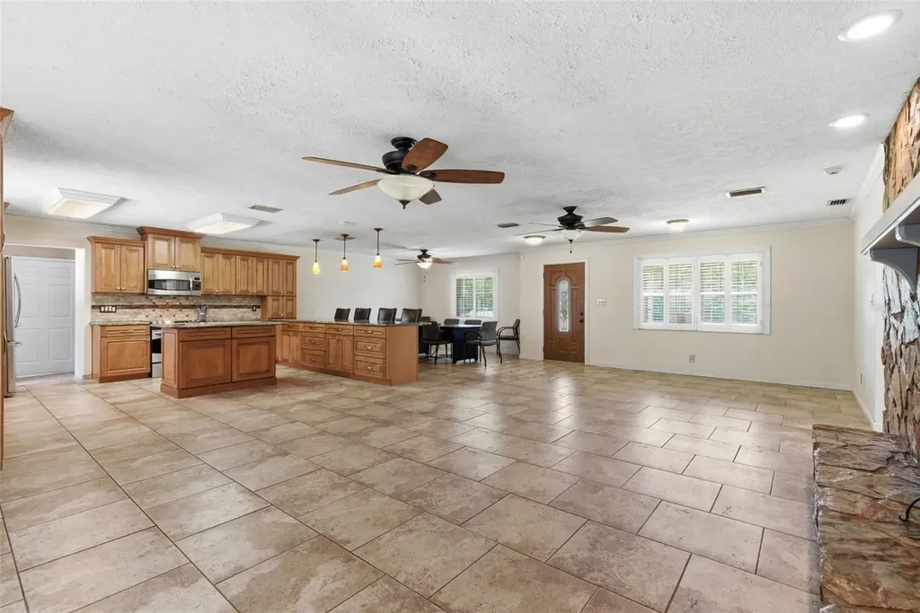 13525 301 Highway N Thonotosassa FL 33592
