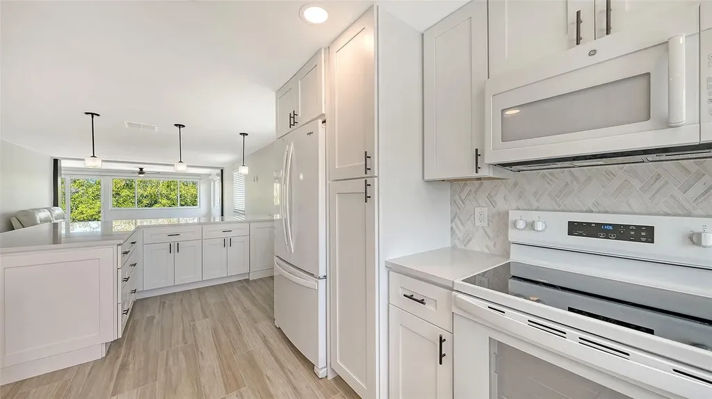 909 Spanish Drive N Longboat Key FL 34228