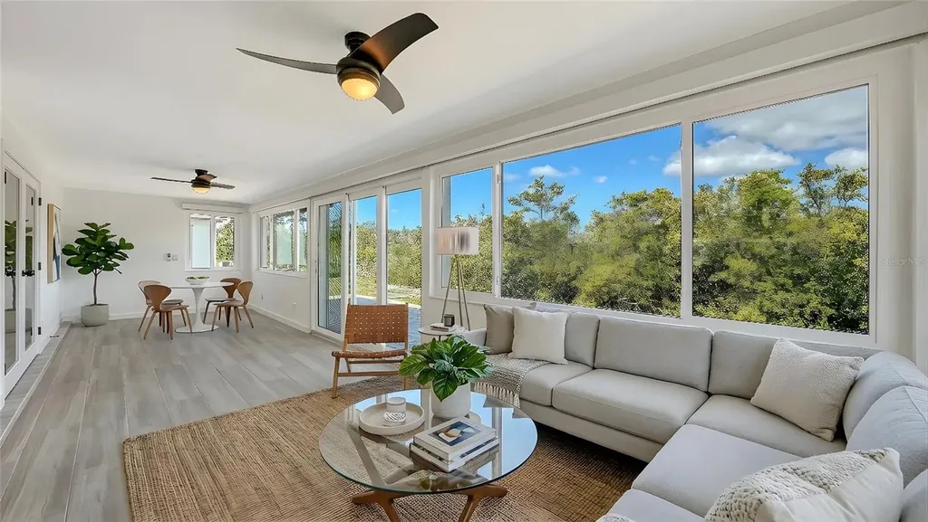 909 Spanish Drive N Longboat Key FL 34228