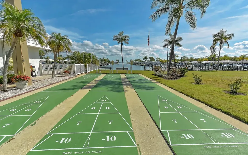 909 Spanish Drive N Longboat Key FL 34228