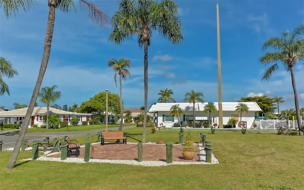 909 Spanish Drive N Longboat Key FL 34228