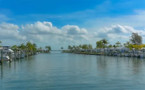 909 Spanish Drive N Longboat Key FL 34228