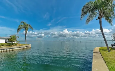 909 Spanish Drive N Longboat Key FL 34228