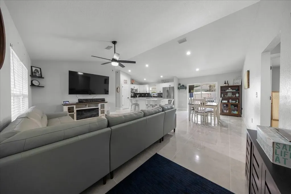 17 Holly Road Ocala FL 34472