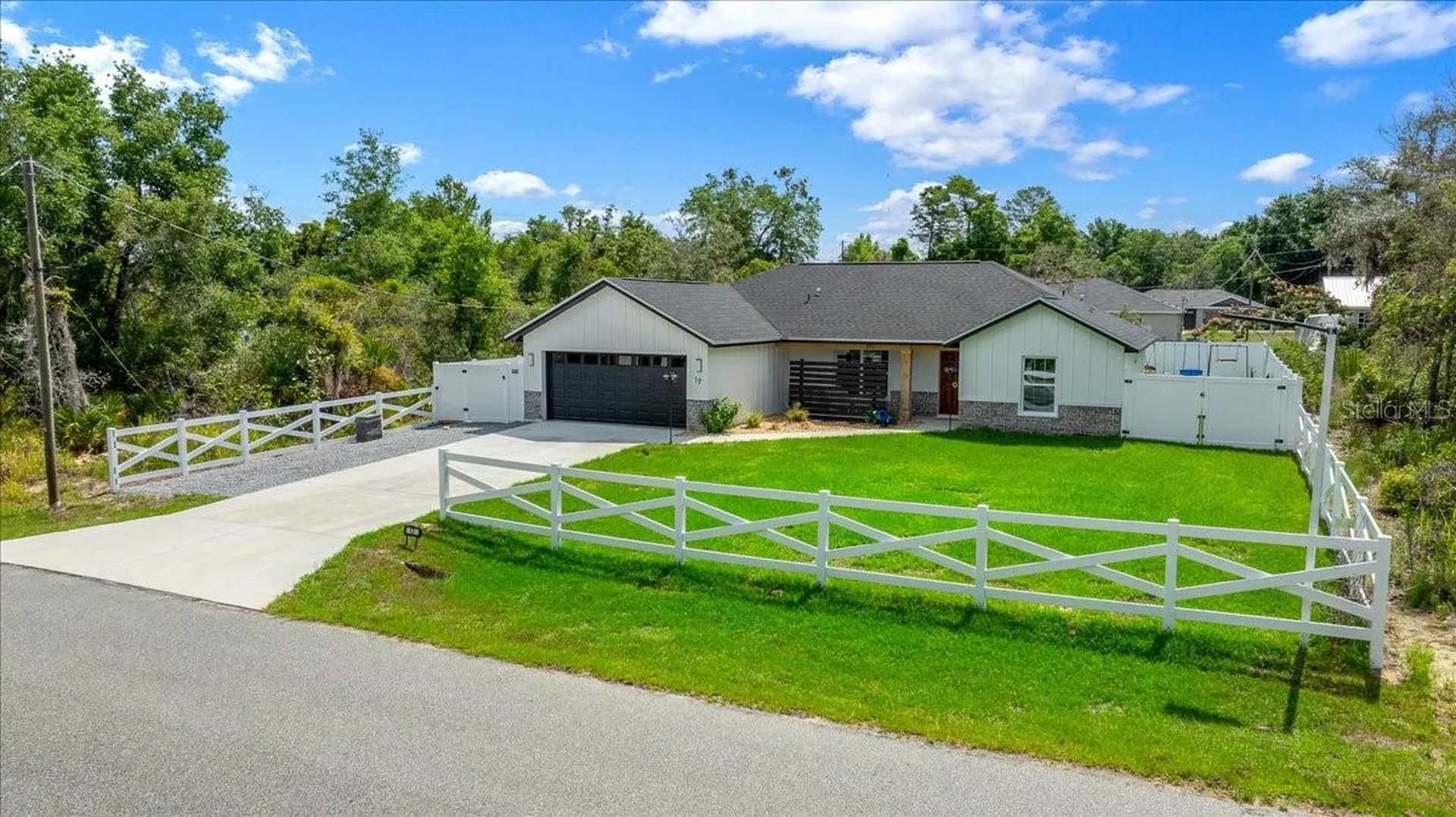 17 Holly Road Ocala FL 34472