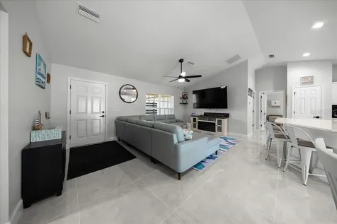 17 Holly Road Ocala FL 34472