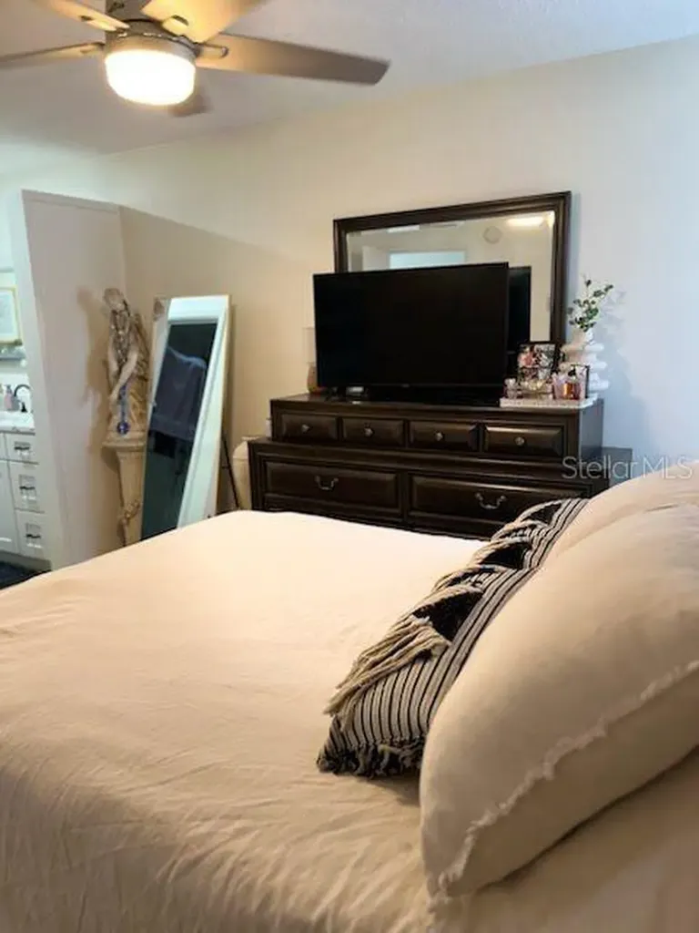 1423A Oak Place Apopka FL 32712