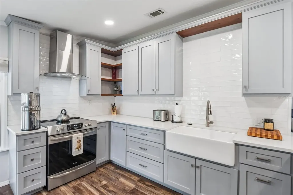 276 Pelican Drive N Oldsmar FL 34677