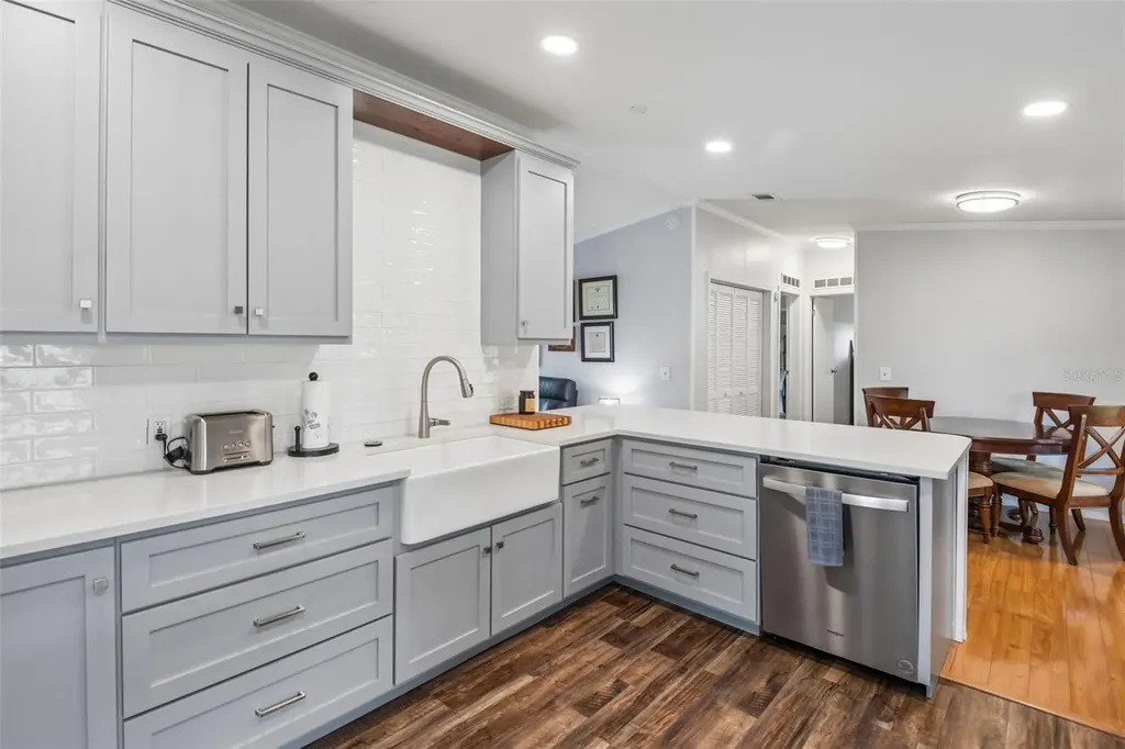 276 Pelican Drive N Oldsmar FL 34677