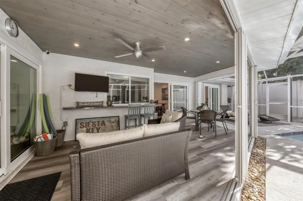 726 Birdsong Lane Sarasota FL 34242