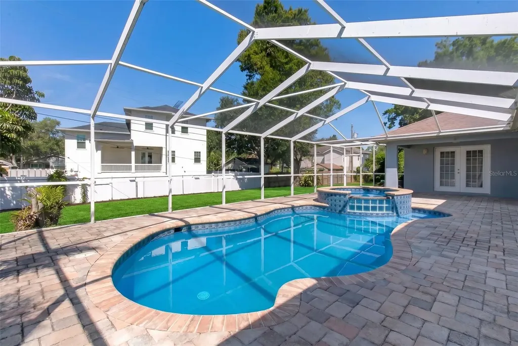 6310 Pershing Street NE St Petersburg FL 33702