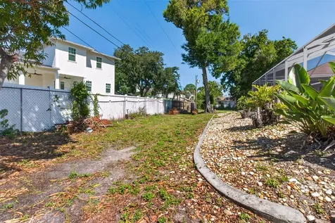 6310 Pershing Street NE St Petersburg FL 33702