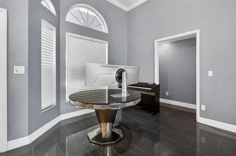 6310 Pershing Street NE St Petersburg FL 33702
