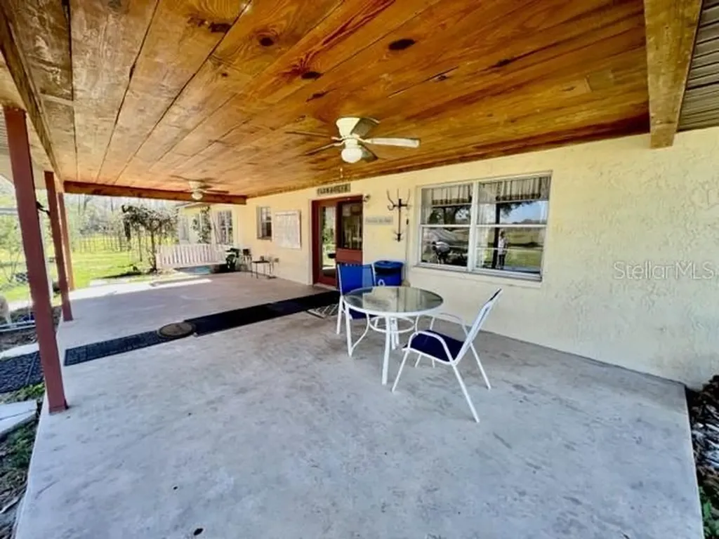 10 SW 50th Avenue Bell FL 32619