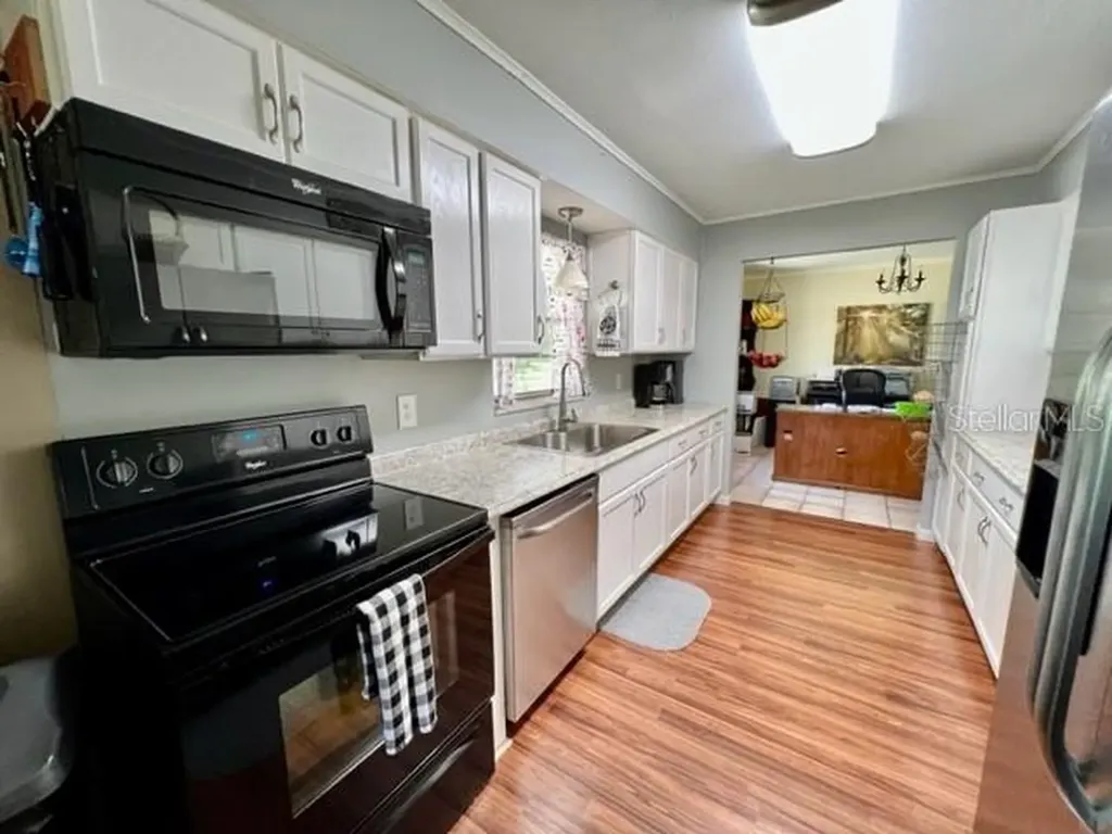 10 SW 50th Avenue Bell FL 32619