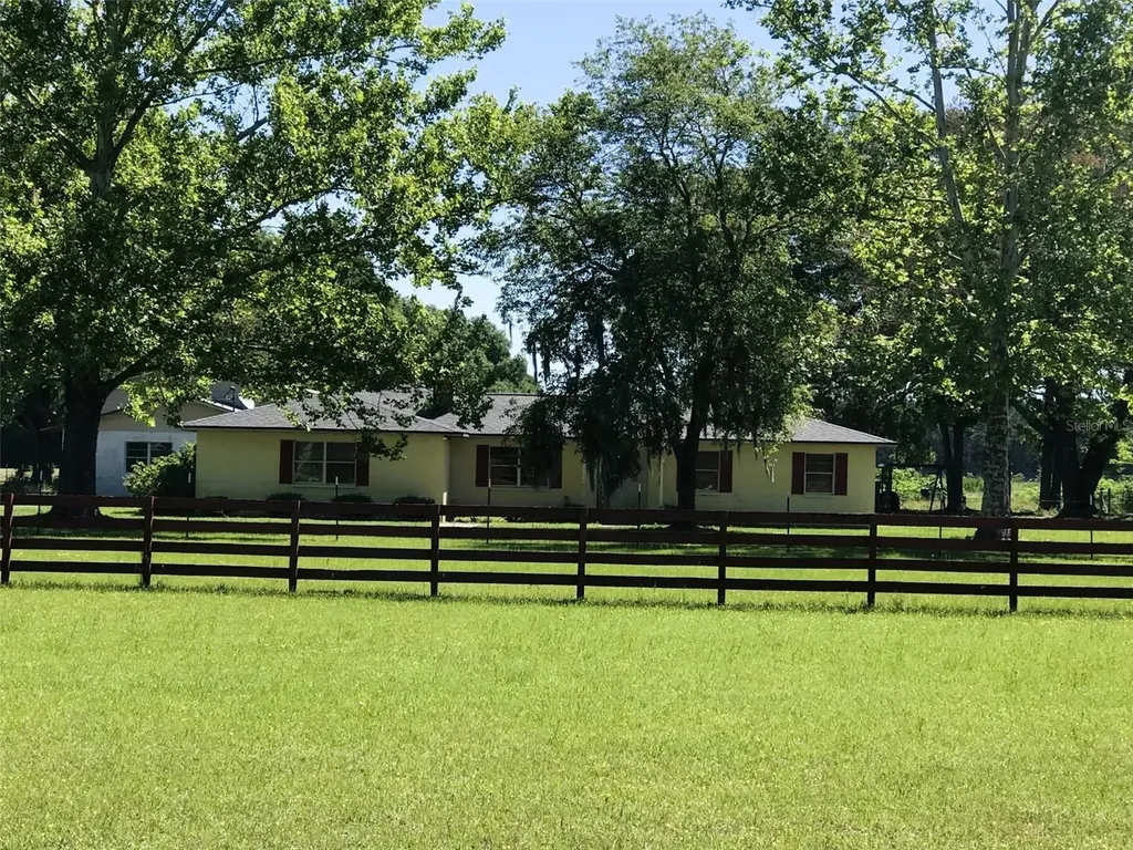 10 SW 50th Avenue Bell FL 32619